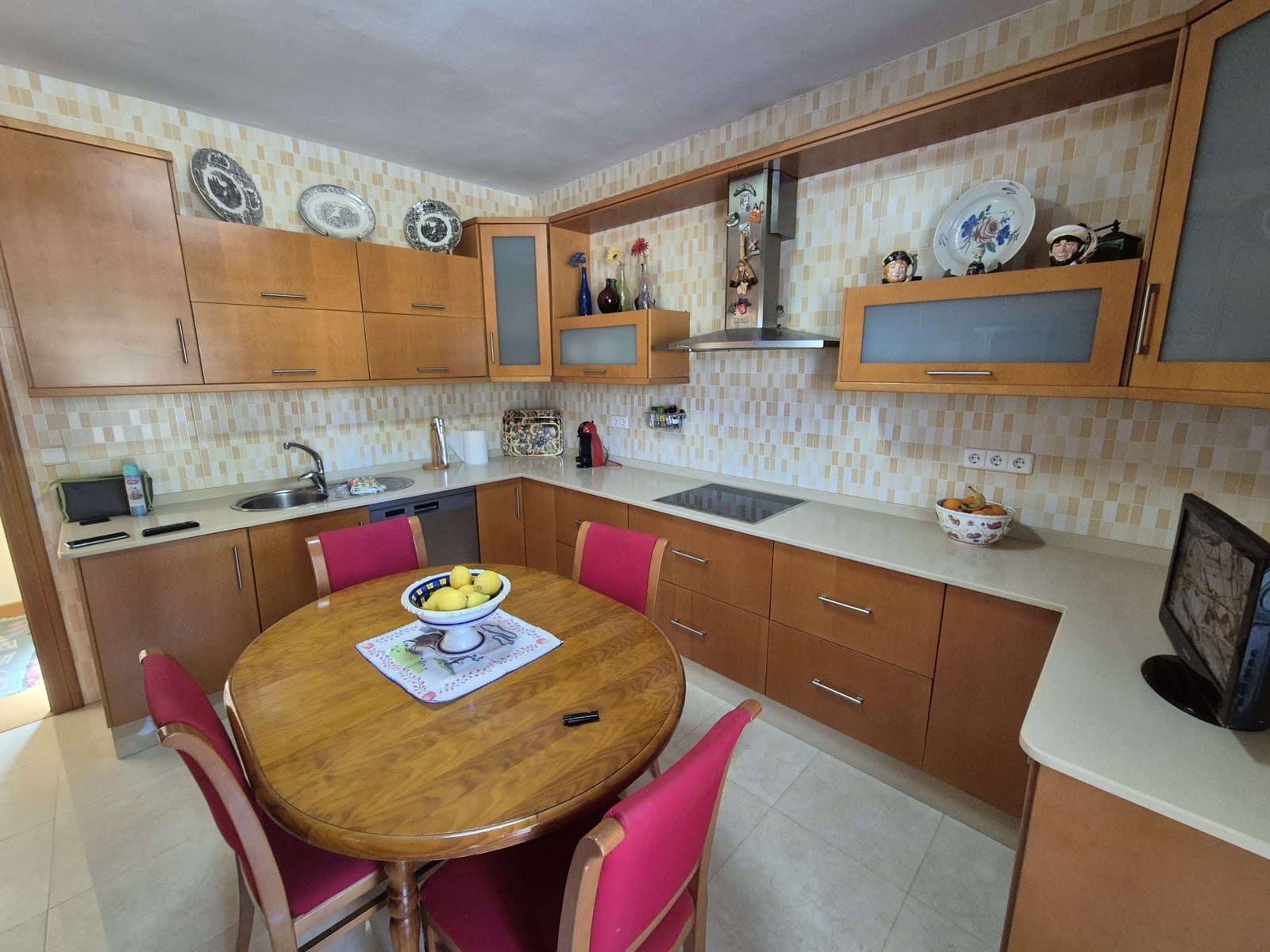 4 bedroom Villa for sale in Totana with pool garage - € 425,000 (Ref: 9829672)