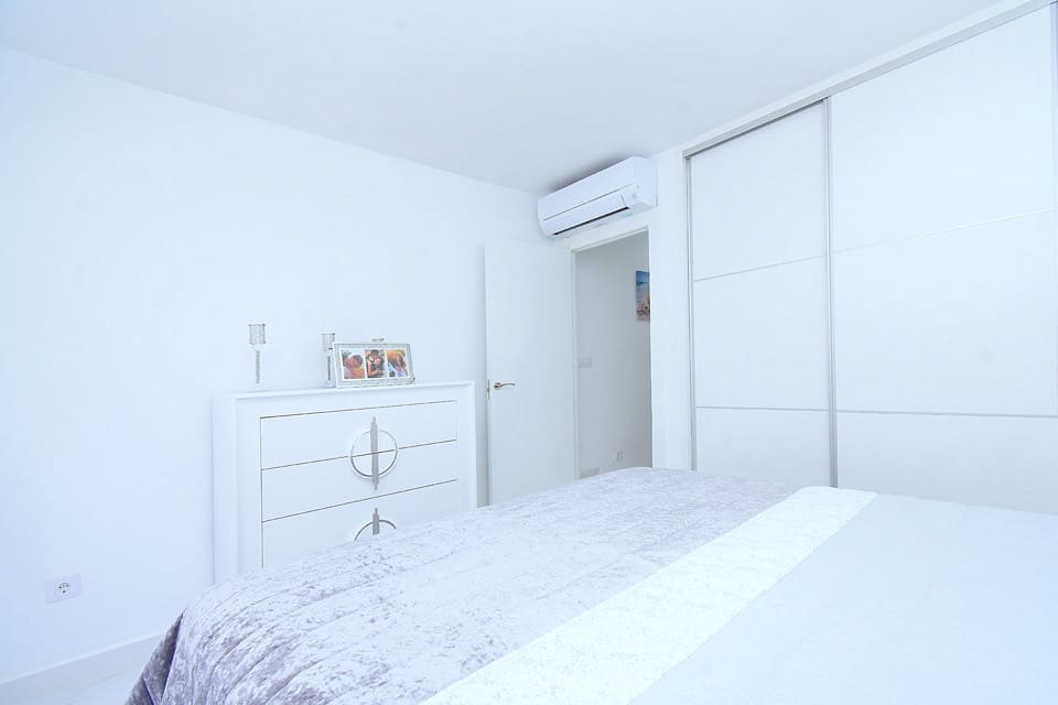 2 makuuhuone Omakotitalo myytävänä paikassa Estrella de Mar mukana uima-altaan - 220 000 € (Ref: 9838437)