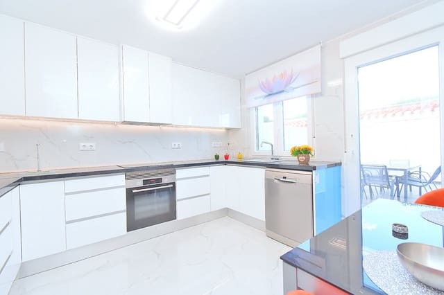 2 makuuhuone Omakotitalo myytävänä paikassa Estrella de Mar, Cartagena mukana uima-altaan - 220 000 € (Ref: 9838437)