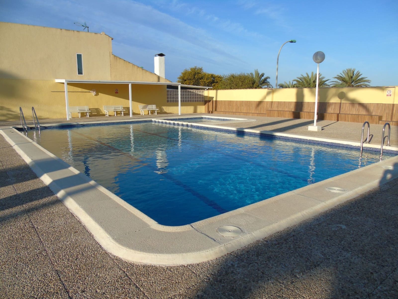 3 soveværelse Byhus til salg i Mar de Cristal med swimmingpool - € 199.000 (Ref: 9872746)