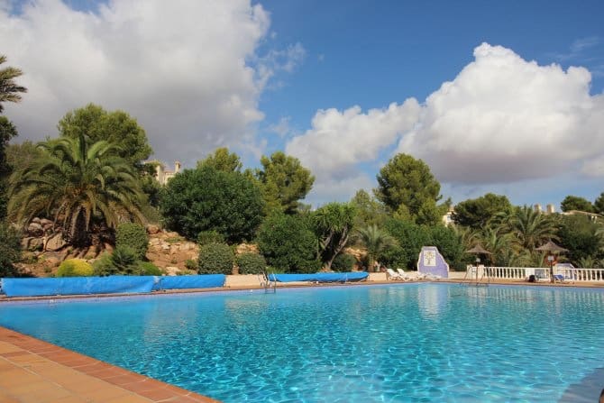 2 bedroom Apartment for sale in La Manga Club with pool - € 170,000 (Ref: 9875398)