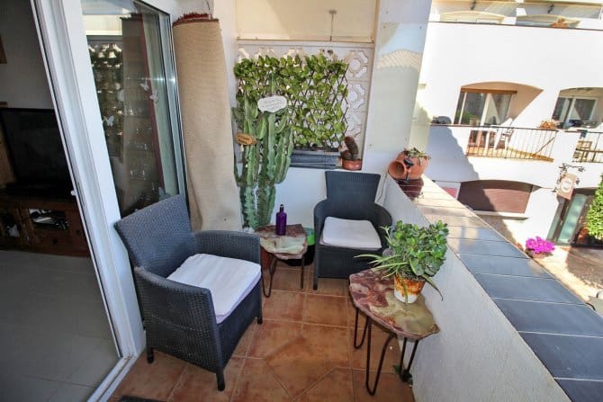 2 bedroom Apartment for sale in La Manga Club with pool - € 170,000 (Ref: 9875398)
