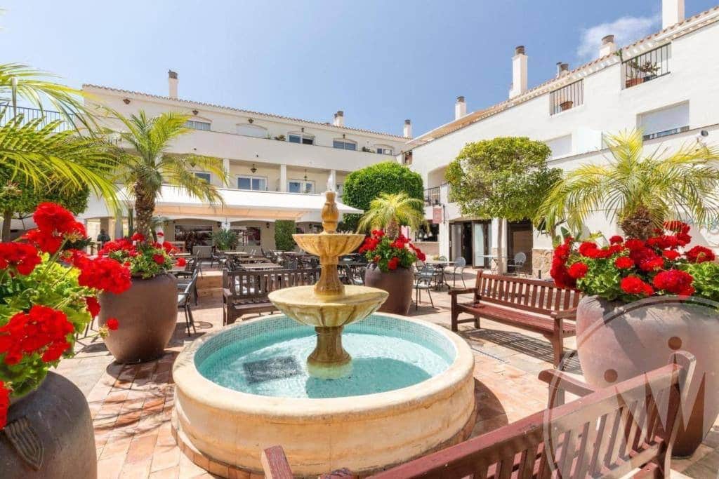 2 bedroom Apartment for sale in La Manga Club with pool - € 170,000 (Ref: 9875398)