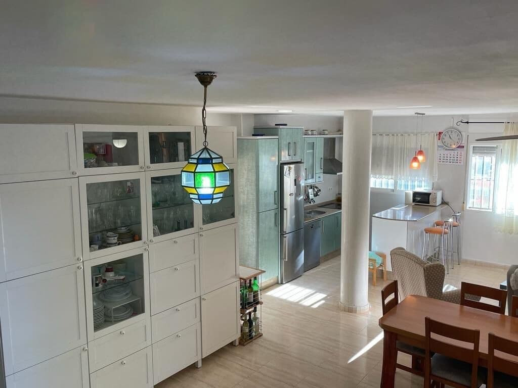 6 makuuhuone Huvila myytävänä paikassa Los Alcazares mukana uima-altaan - 498 000 € (Ref: 9902480)