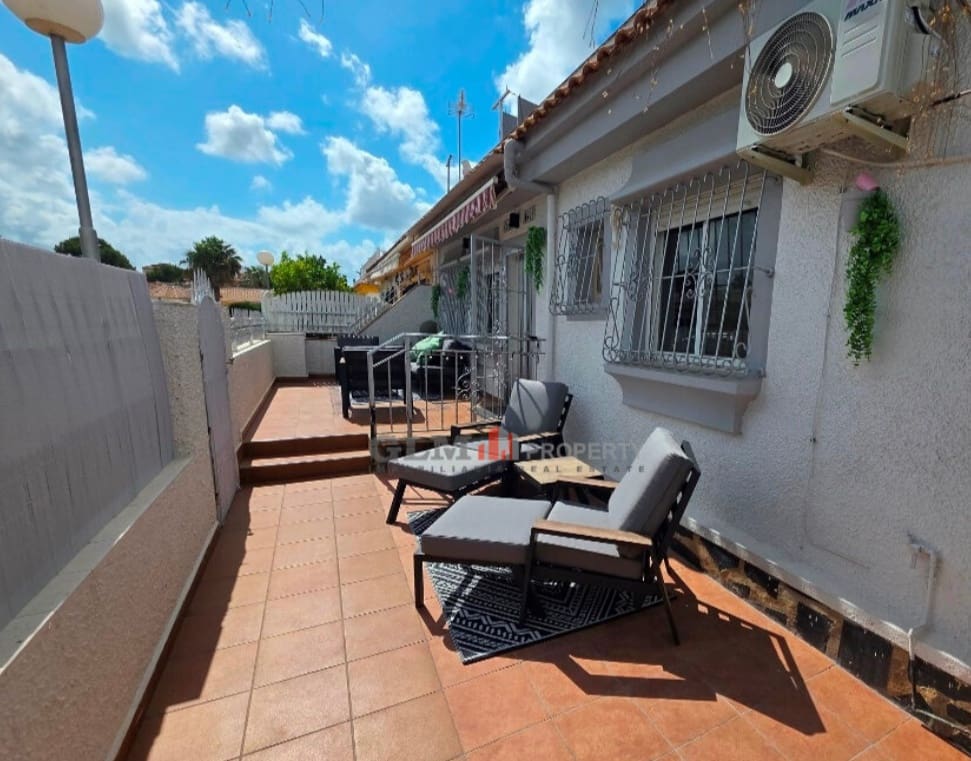 2 bedroom Villa for sale in Los Narejos with pool - € 199,500 (Ref: 9913777)