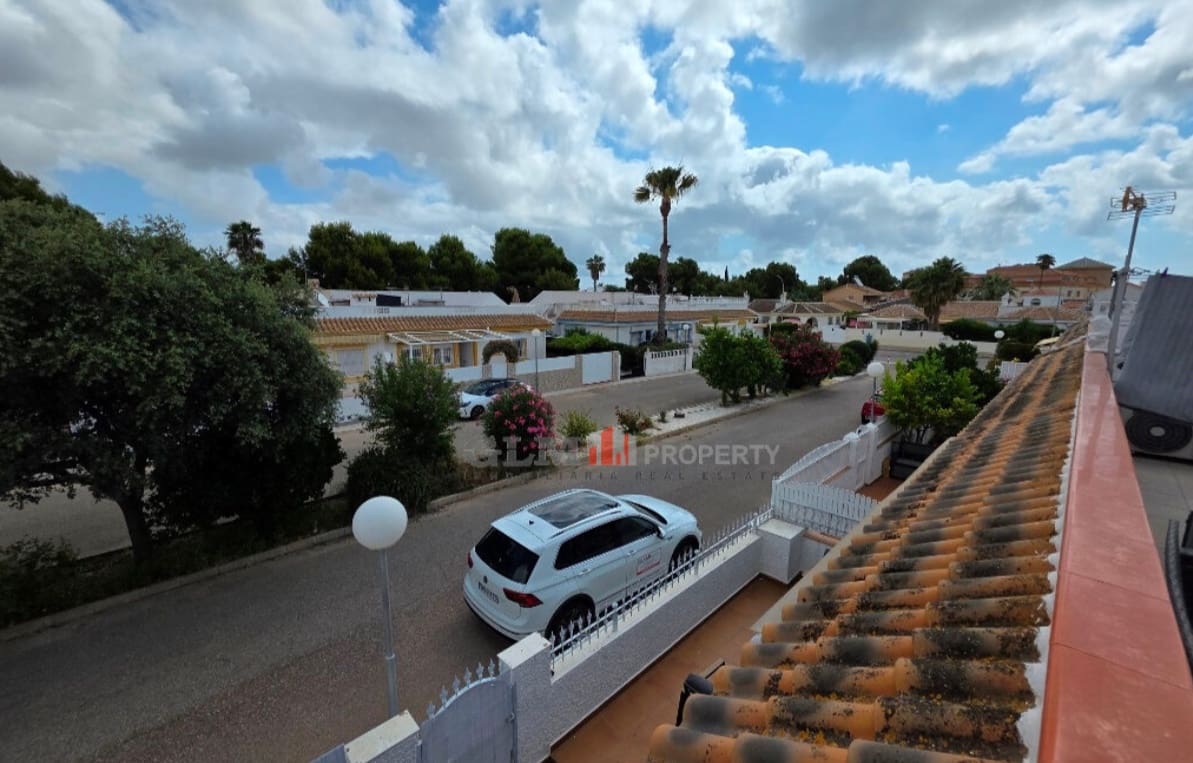 2 bedroom Villa for sale in Los Narejos with pool - € 199,500 (Ref: 9913777)