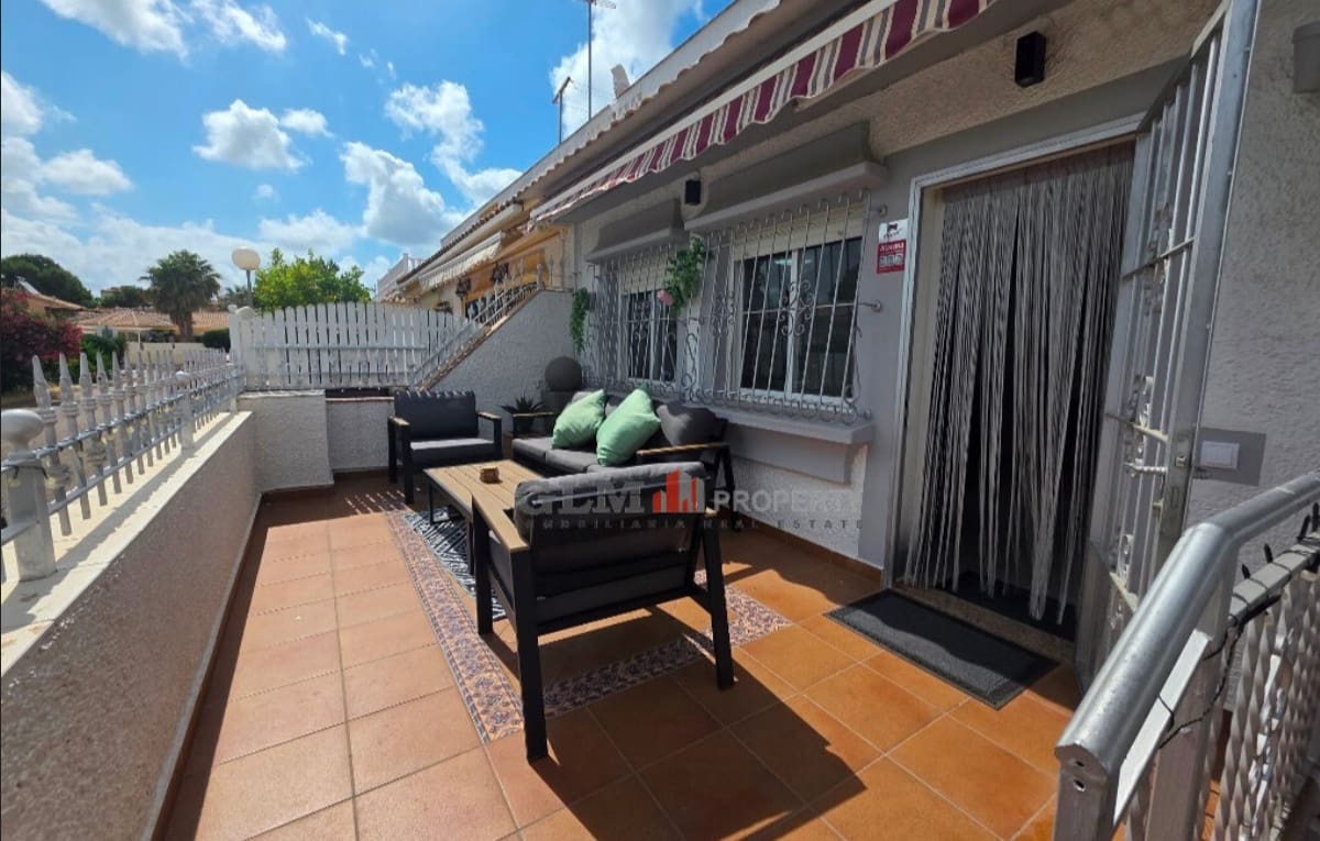 2 bedroom Villa for sale in Los Narejos with pool - € 199,500 (Ref: 9913777)