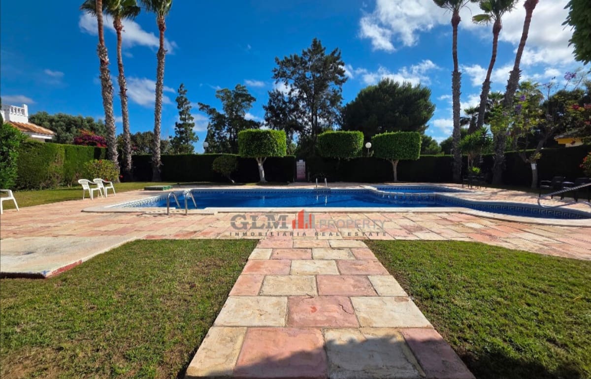 2 bedroom Villa for sale in Los Narejos with pool - € 199,500 (Ref: 9913777)