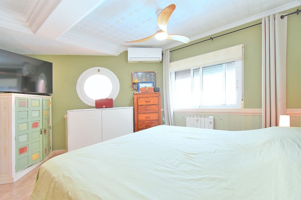 3 makuuhuone Huvila myytävänä paikassa Estrella de Mar mukana uima-altaan - 298 000 € (Ref: 9935024)