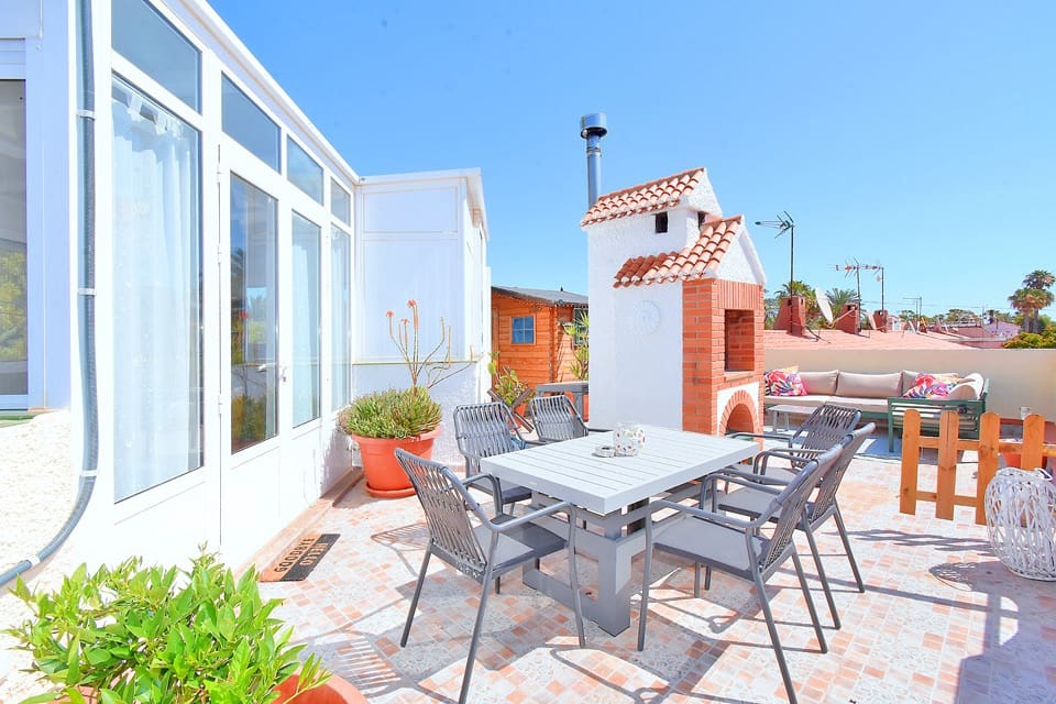 3 makuuhuone Huvila myytävänä paikassa Estrella de Mar mukana uima-altaan - 298 000 € (Ref: 9935024)