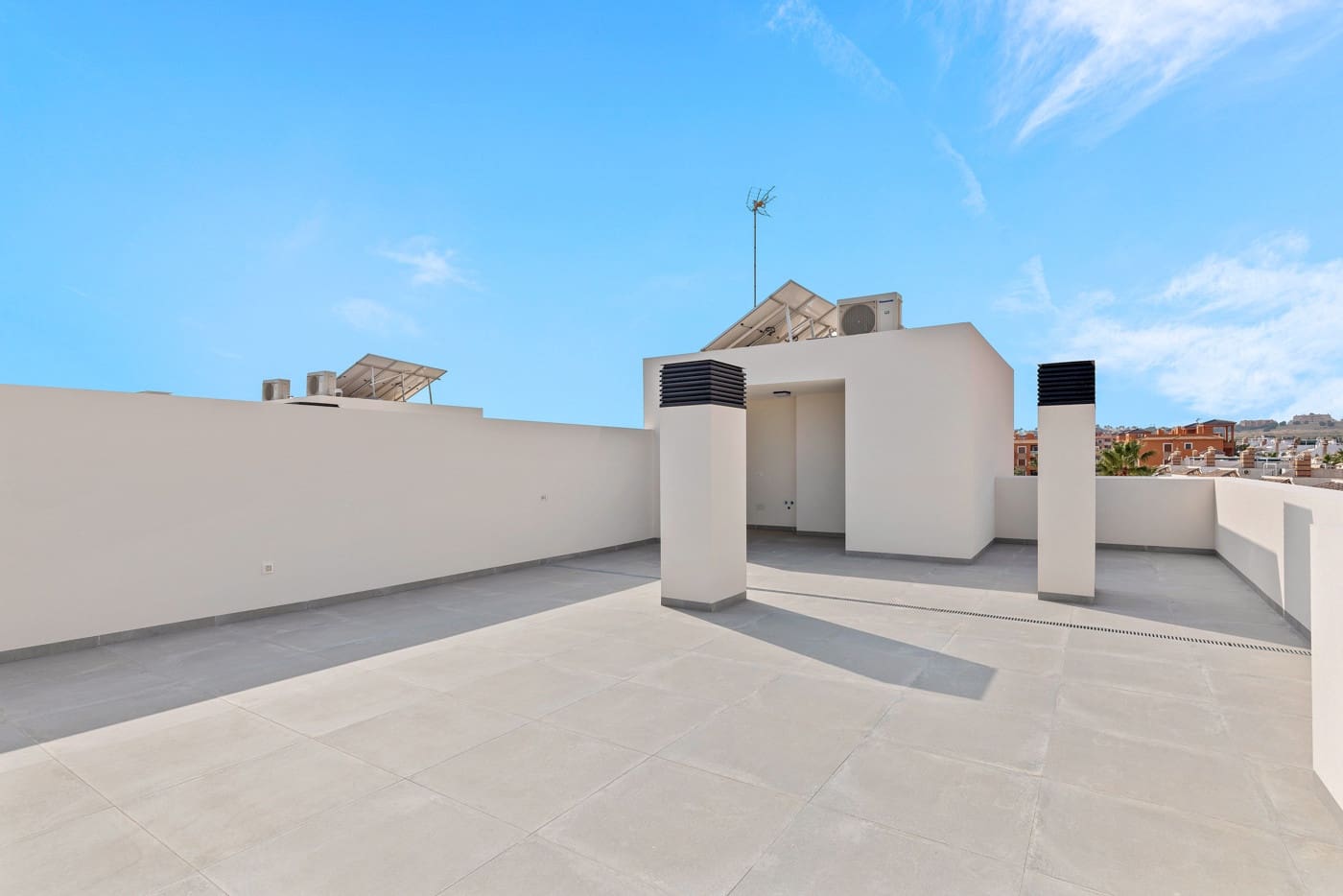 2 soverom Leilighet til salgs i Villamartin med svømmebasseng garasje - € 325 000 (Ref: 9953091)