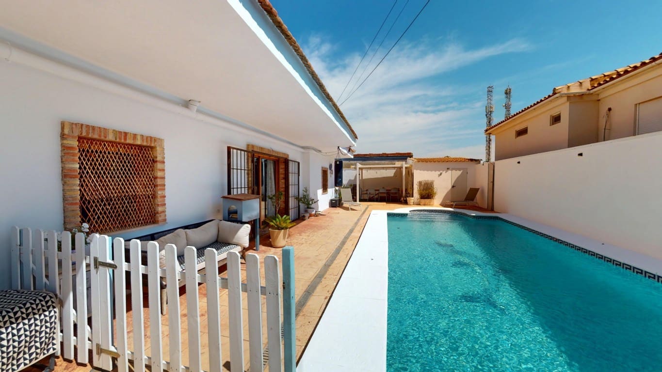 3 sovrum Villa till salu i Los Alcazares med pool - 249 950 € (Ref: 9961201)