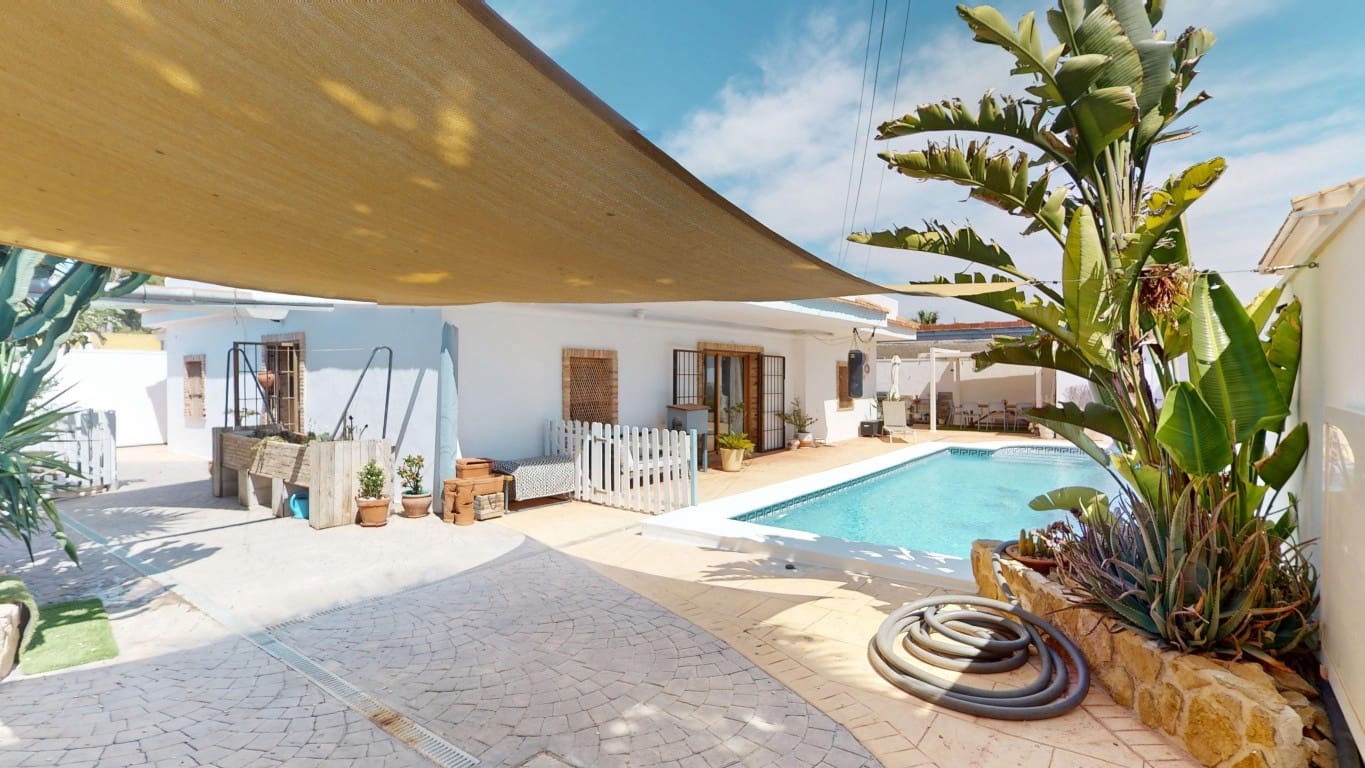 3 sovrum Villa till salu i Los Alcazares med pool - 249 950 € (Ref: 9961201)