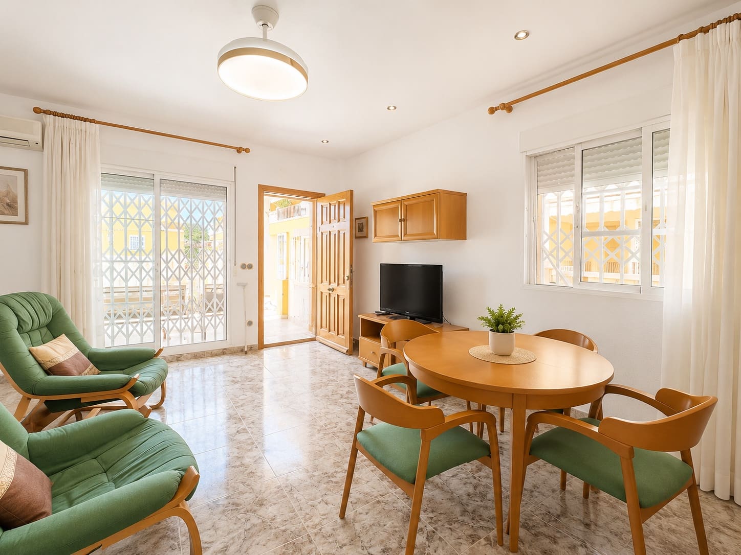 2 bedroom Townhouse for sale in Los Nietos with garage - € 139,999 (Ref: 9966837)