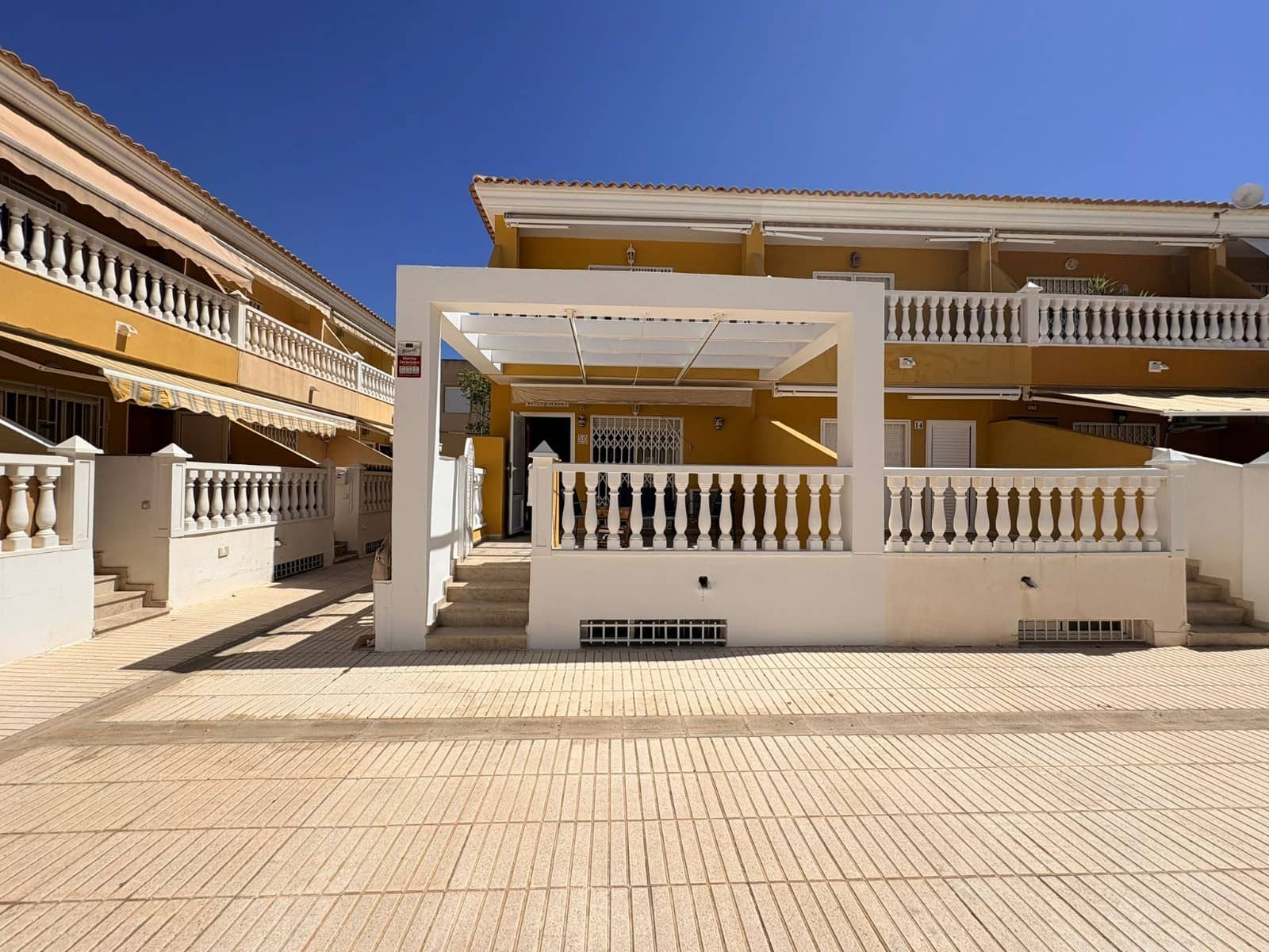 2 bedroom Townhouse for sale in Los Nietos with garage - € 139,999 (Ref: 9966837)
