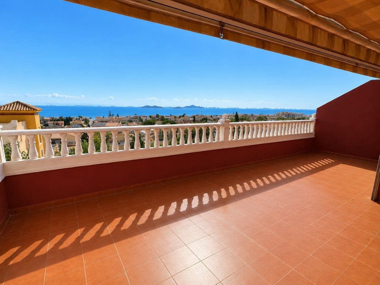 3 Zimmer Villa zu verkaufen in El Carmoli mit Pool Garage - 299.950 € (Ref: 9977660)