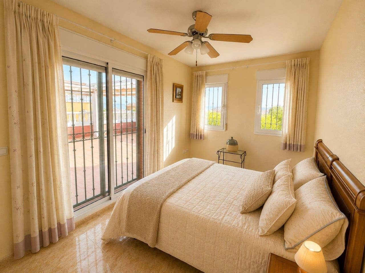 3 Zimmer Villa zu verkaufen in El Carmoli mit Pool Garage - 299.950 € (Ref: 9977660)