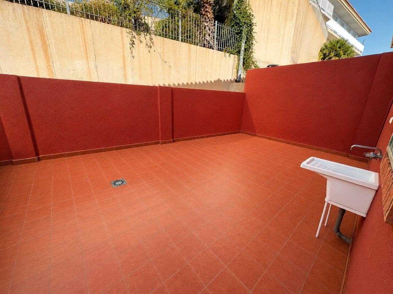 3 Zimmer Villa zu verkaufen in El Carmoli mit Pool Garage - 299.950 € (Ref: 9977660)