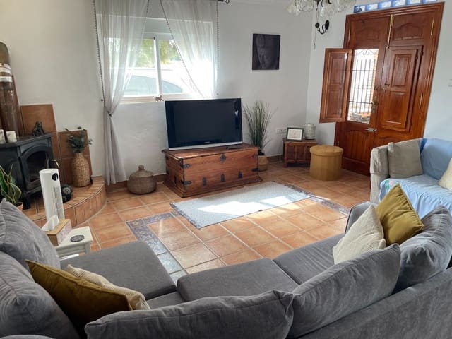 Chalet de 4 habitaciones en Totana en venta con piscina - 224.775 € (Ref: 9979297)