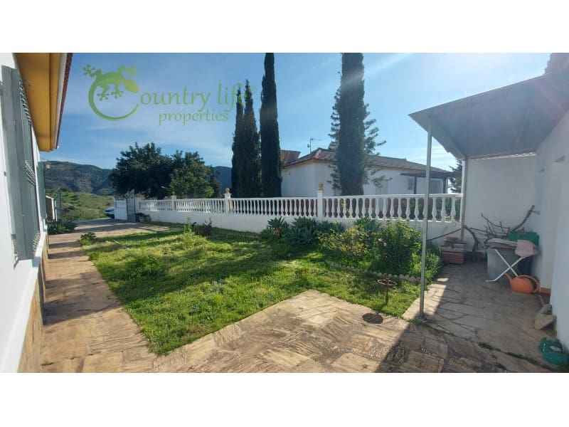 4 bedroom Finca/Country House for sale in Canillas de Aceituno - € 449,000 (Ref: 10037148)