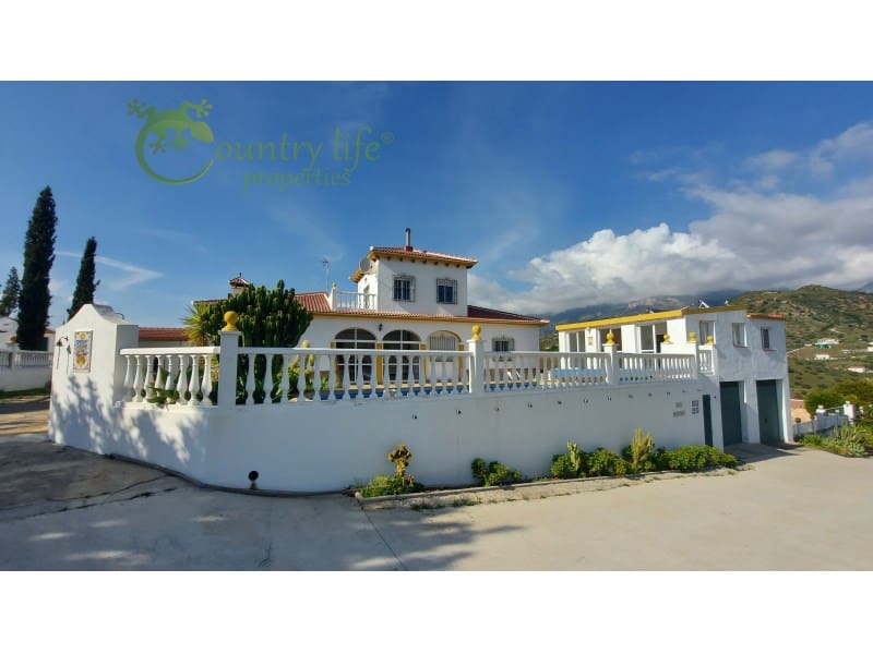 4 bedroom Finca/Country House for sale in Canillas de Aceituno - € 449,000 (Ref: 10037148)