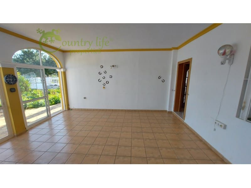 4 bedroom Finca/Country House for sale in Canillas de Aceituno - € 449,000 (Ref: 10037148)