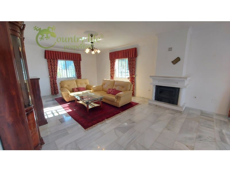 4 bedroom Finca/Country House for sale in Canillas de Aceituno - € 449,000 (Ref: 10037148)