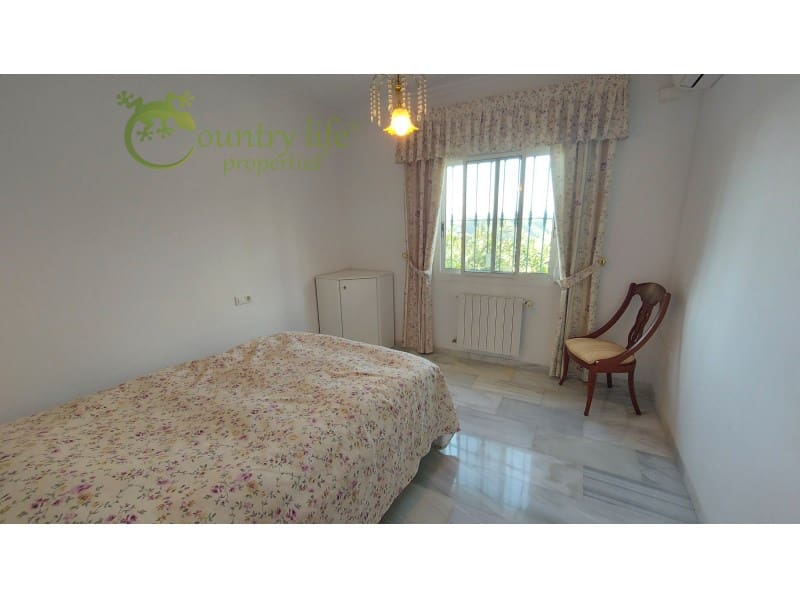 4 bedroom Finca/Country House for sale in Canillas de Aceituno - € 449,000 (Ref: 10037148)