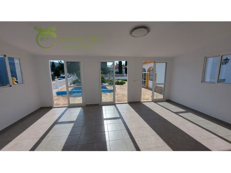 4 bedroom Finca/Country House for sale in Canillas de Aceituno - € 449,000 (Ref: 10037148)