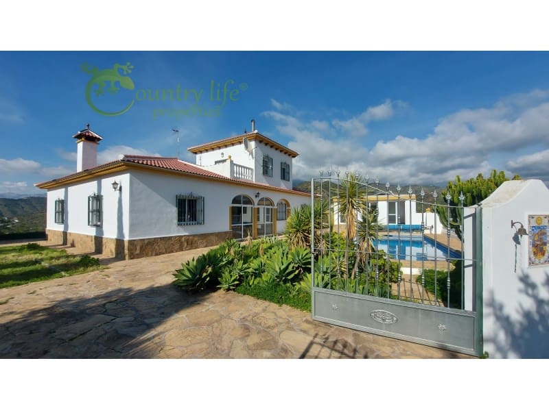 4 bedroom Finca/Country House for sale in Canillas de Aceituno - € 449,000 (Ref: 10037148)