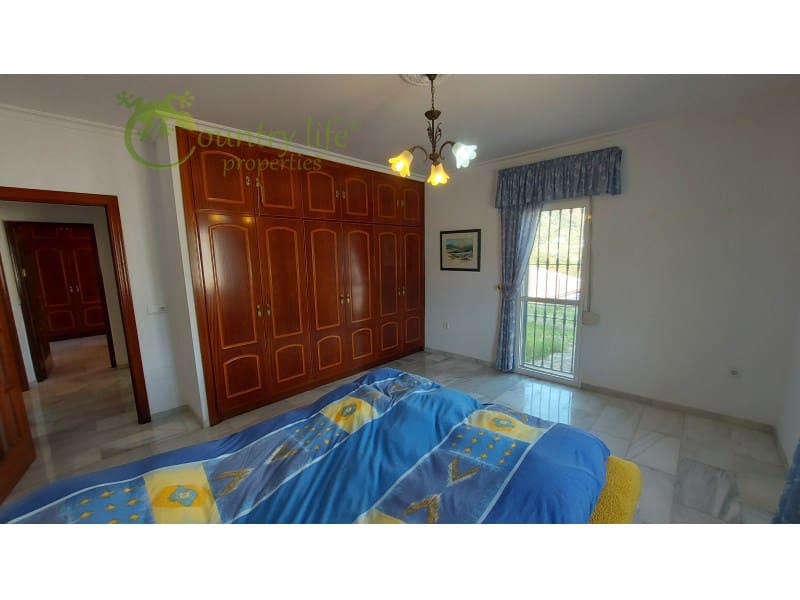 4 bedroom Finca/Country House for sale in Canillas de Aceituno - € 449,000 (Ref: 10037148)