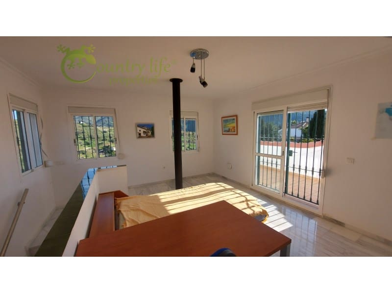 4 quarto Quinta/Casa Rural para venda em Canillas de Aceituno com piscina garagem - 429 000 € (Ref: 10037148)