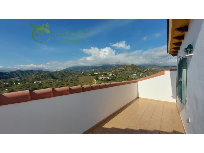 4 quarto Quinta/Casa Rural para venda em Canillas de Aceituno com piscina garagem - 429 000 € (Ref: 10037148)