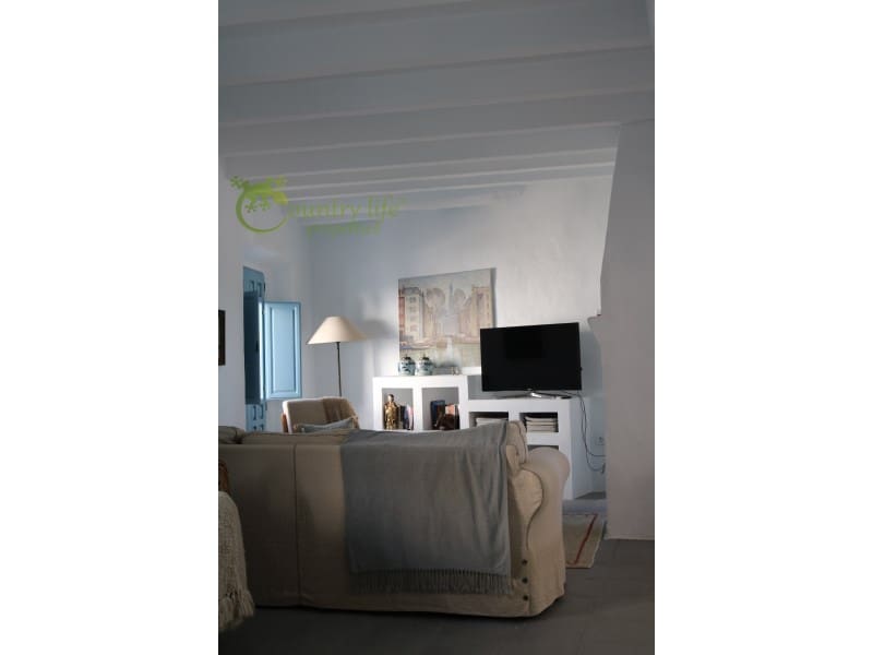 Casa de 3 habitaciones en Sedella en venta - 298.000 € (Ref: 10049337)