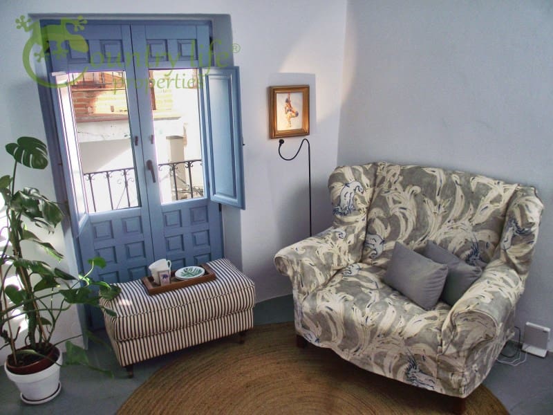 Casa de 3 habitaciones en Sedella en venta - 298.000 € (Ref: 10049337)