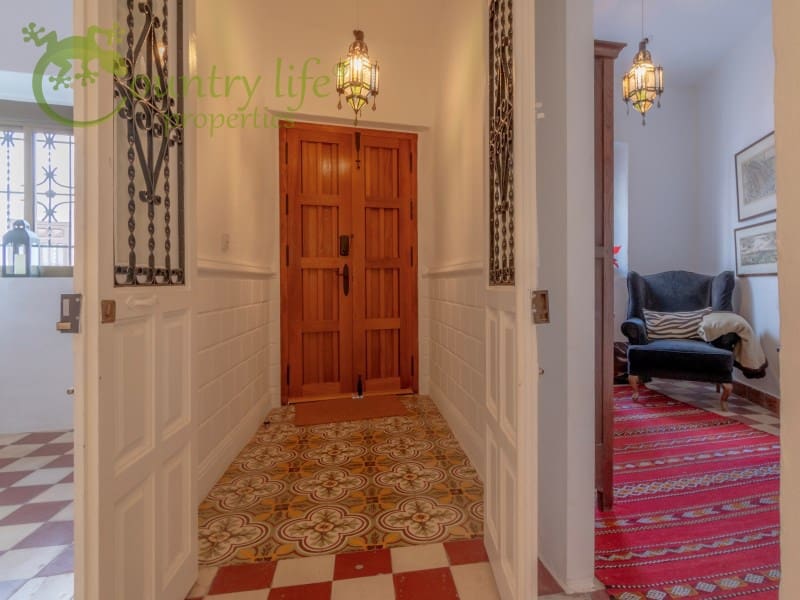 Casa de 3 habitaciones en Sedella en venta - 298.000 € (Ref: 10049337)
