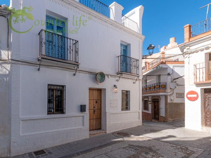 Casa de 3 habitaciones en Sedella en venta - 298.000 € (Ref: 10049337)