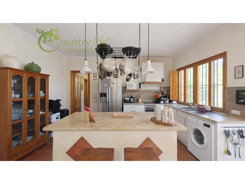 1 makuuhuone Maalaistalo myytävänä paikassa Casabermeja - 235 000 € (Ref: 10075482)