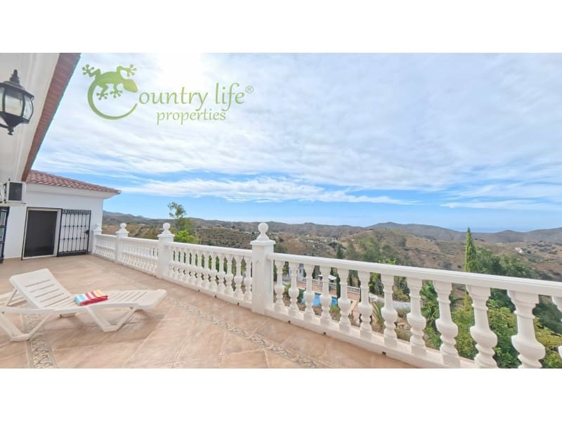 4 bedroom Villa for sale in Sedella with pool garage - € 850,000 (Ref: 10081087)