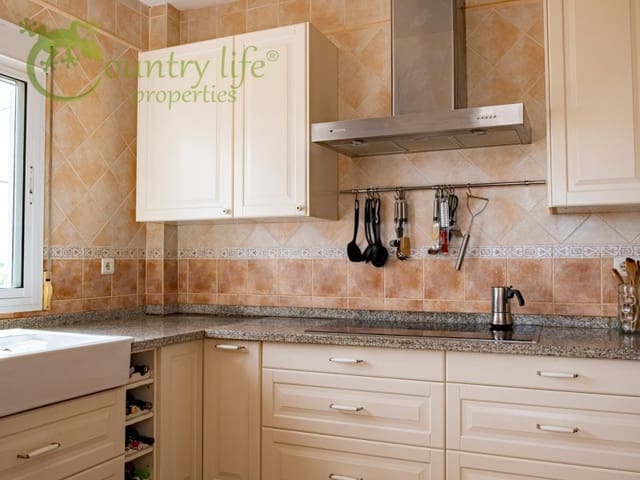 3 sypialnia Willa na sprzedaż w Alcaucín - 289 000 € (Ref: 6964038)