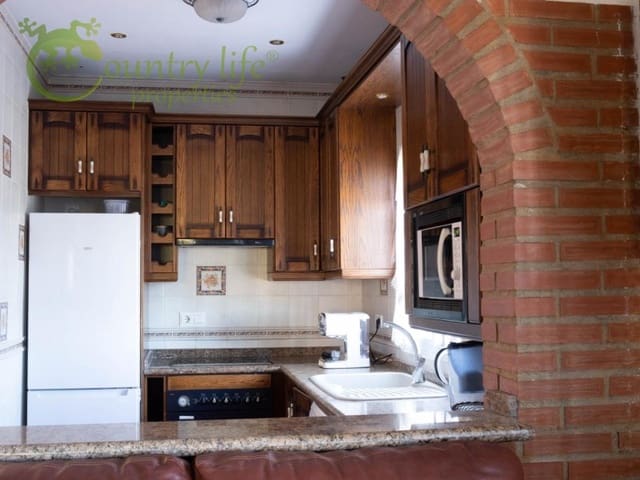 4 Zimmer Villa zu verkaufen in Cómpeta - 325.000 € (Ref: 7034364)