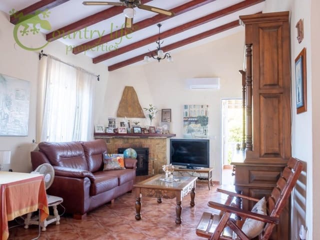 4 Zimmer Villa zu verkaufen in Cómpeta - 325.000 € (Ref: 7034364)