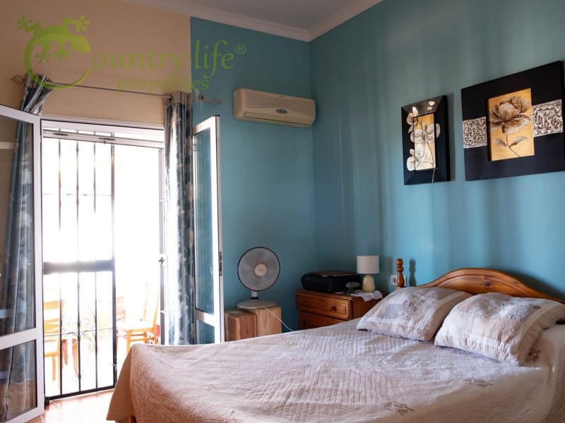 4 slaapkamer Villa te koop in Competa - € 325.000 (Ref: 7034364)