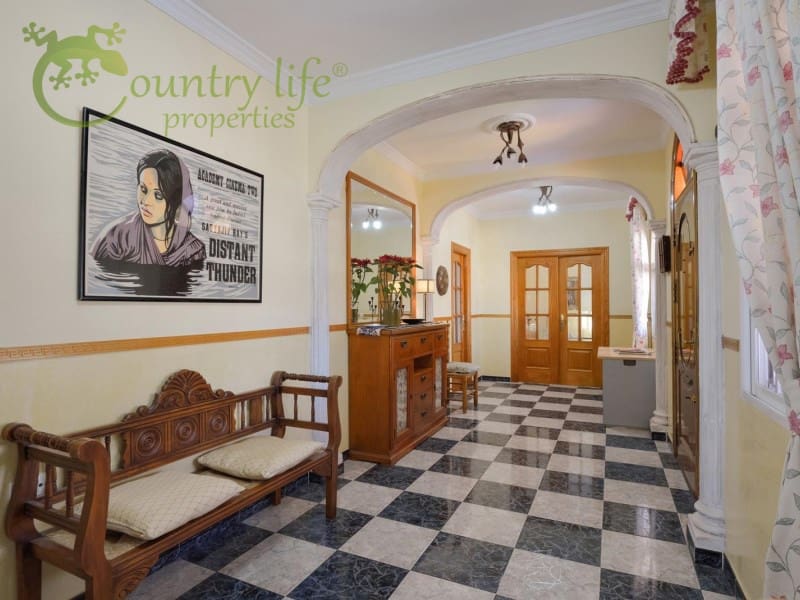 6 soveværelse Villa til salg i Vinuela - € 349.000 (Ref: 7098038)