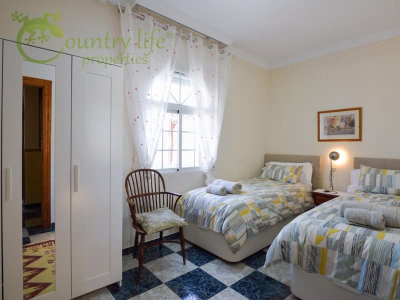 6 soveværelse Villa til salg i Vinuela - € 349.000 (Ref: 7098038)