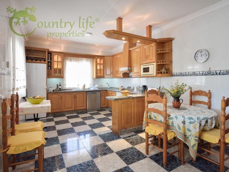 6 soveværelse Villa til salg i Vinuela - € 349.000 (Ref: 7098038)