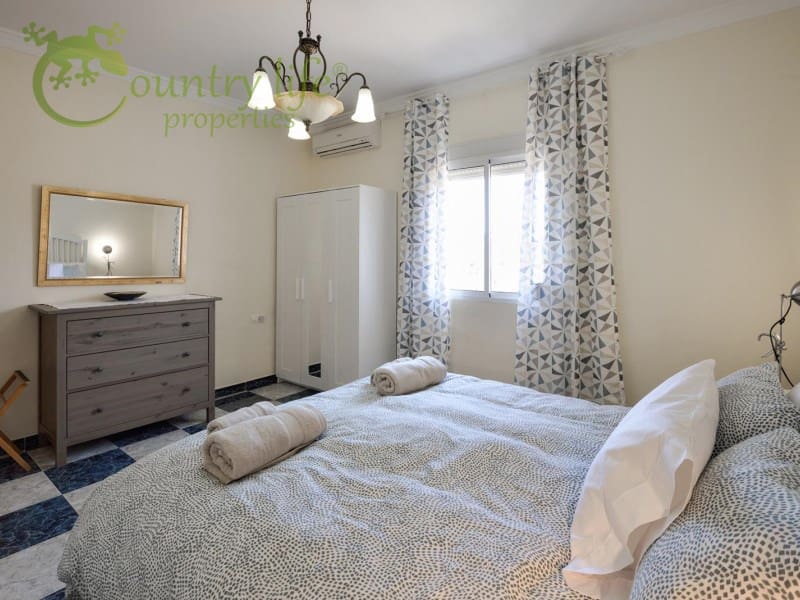 6 soveværelse Villa til salg i Vinuela - € 349.000 (Ref: 7098038)