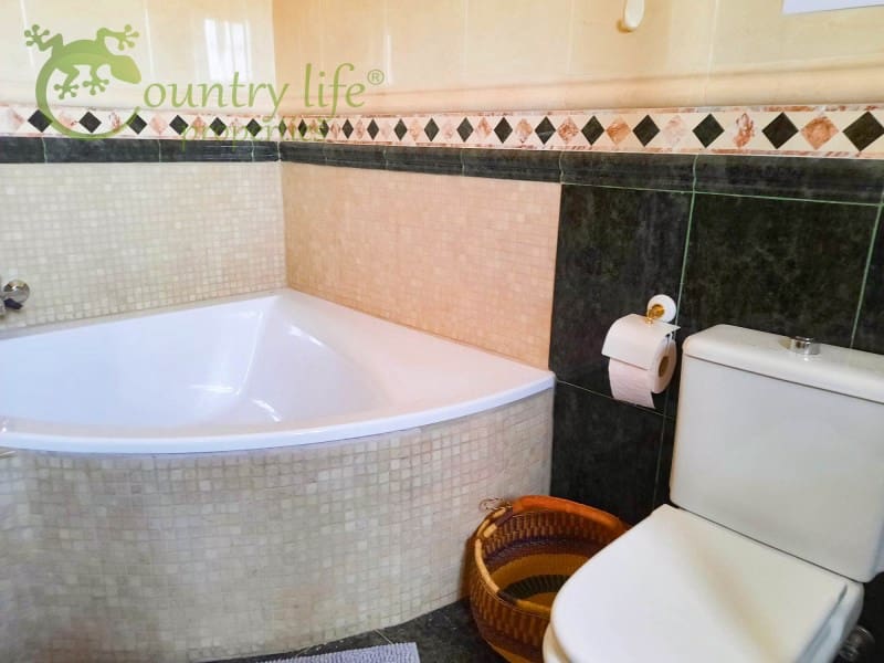 6 soveværelse Villa til salg i Vinuela - € 349.000 (Ref: 7098038)