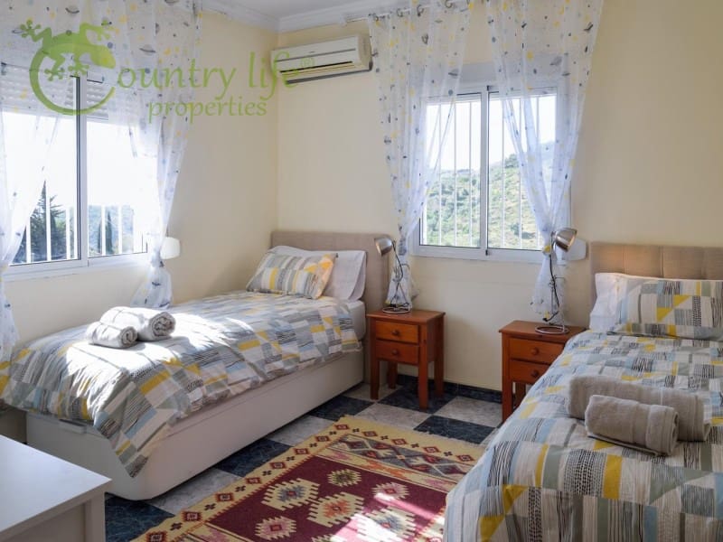 6 soveværelse Villa til salg i Vinuela - € 349.000 (Ref: 7098038)