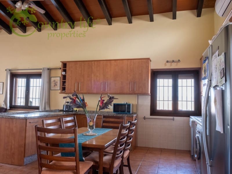 5 soverom Villa til salgs i Alcaucin - € 475 000 (Ref: 7603709)